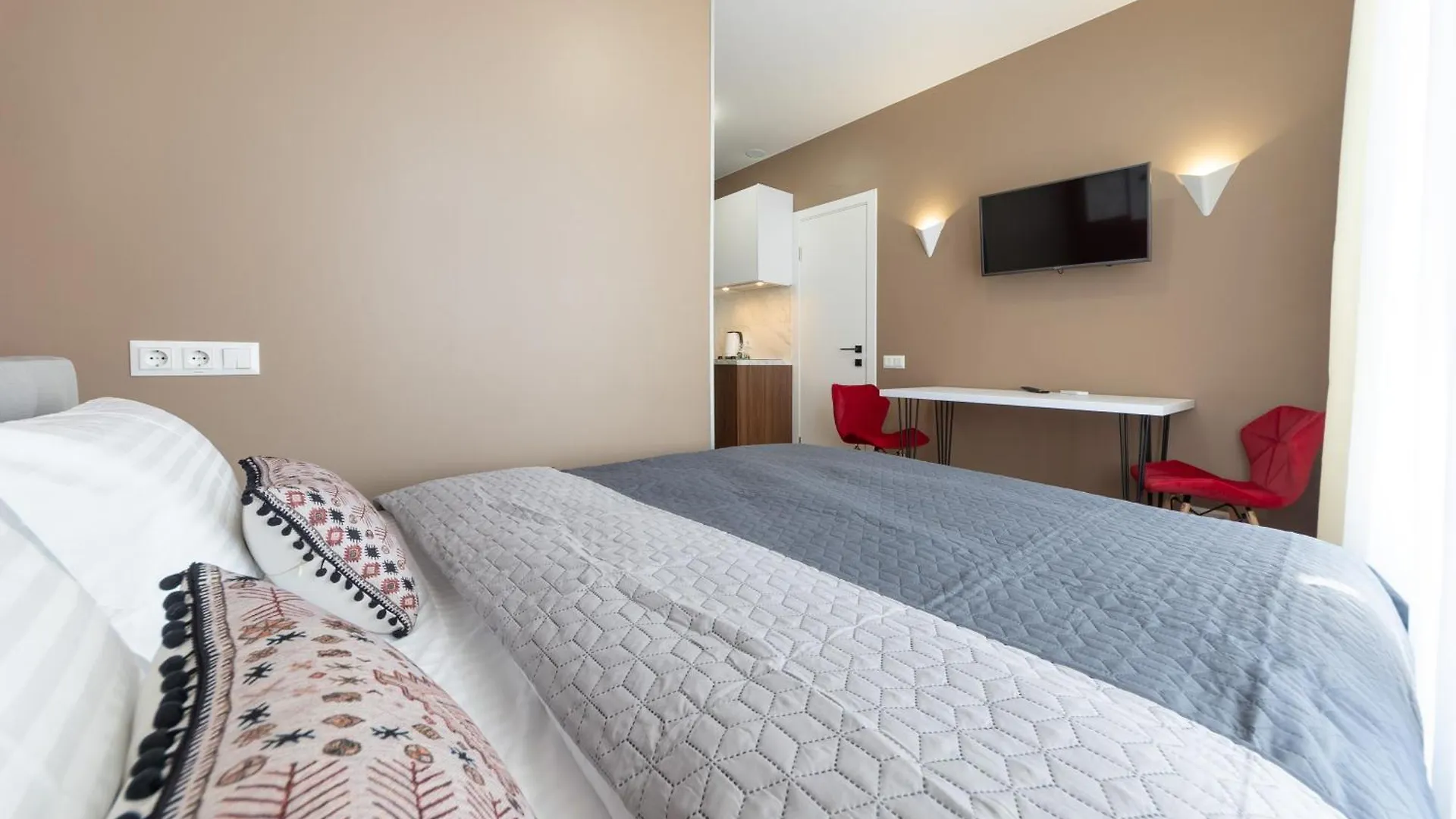 Apartment Апартаменти Myfreedom Поруч Метро Нивки Kyiv